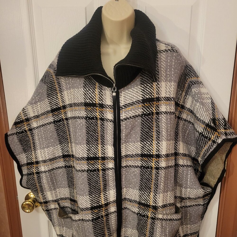 Tahari Ladies ip Up Sweater Cape Jacket